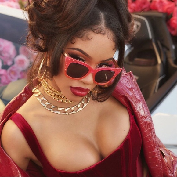 QUAY Harper Sunglasses Studded Coral Pink Frame Smoke Blackout Lenses Cateye - Picture 3 of 13